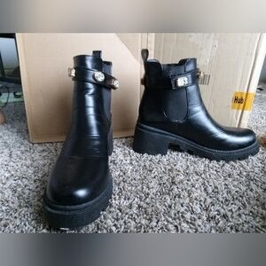 Chelsea boots